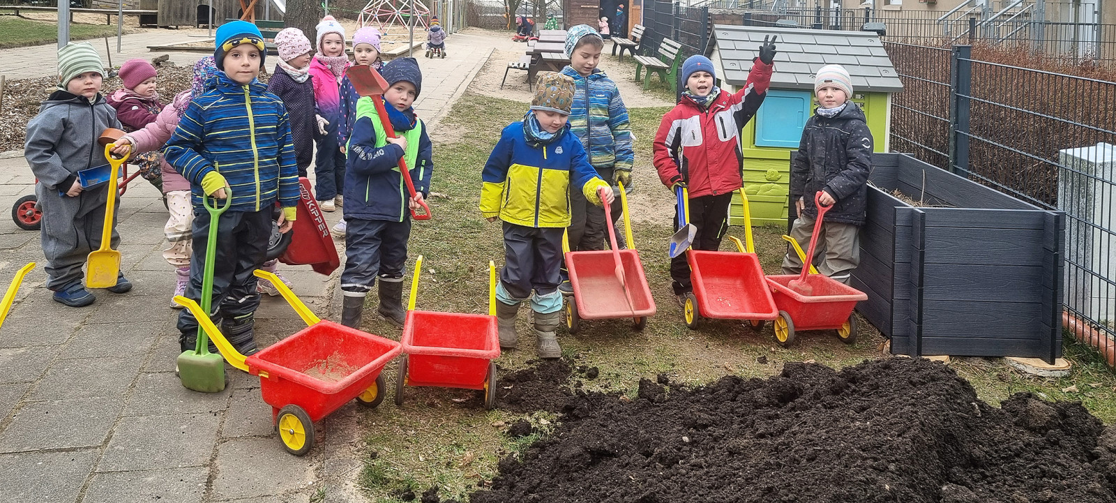 Hochbeete Kita Hummelburg Diakonie Pirna